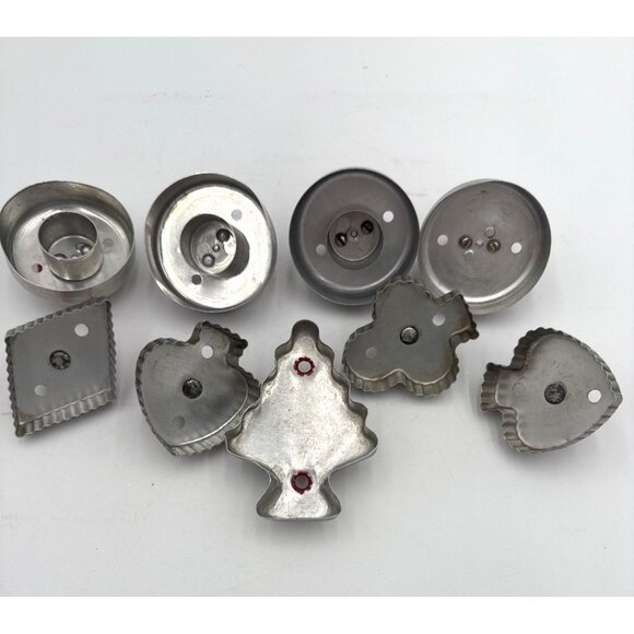 Vintage Christmas Cookie Cutters Red Green Handles Assorted Shapes 9 CT - Picture 3 of 5